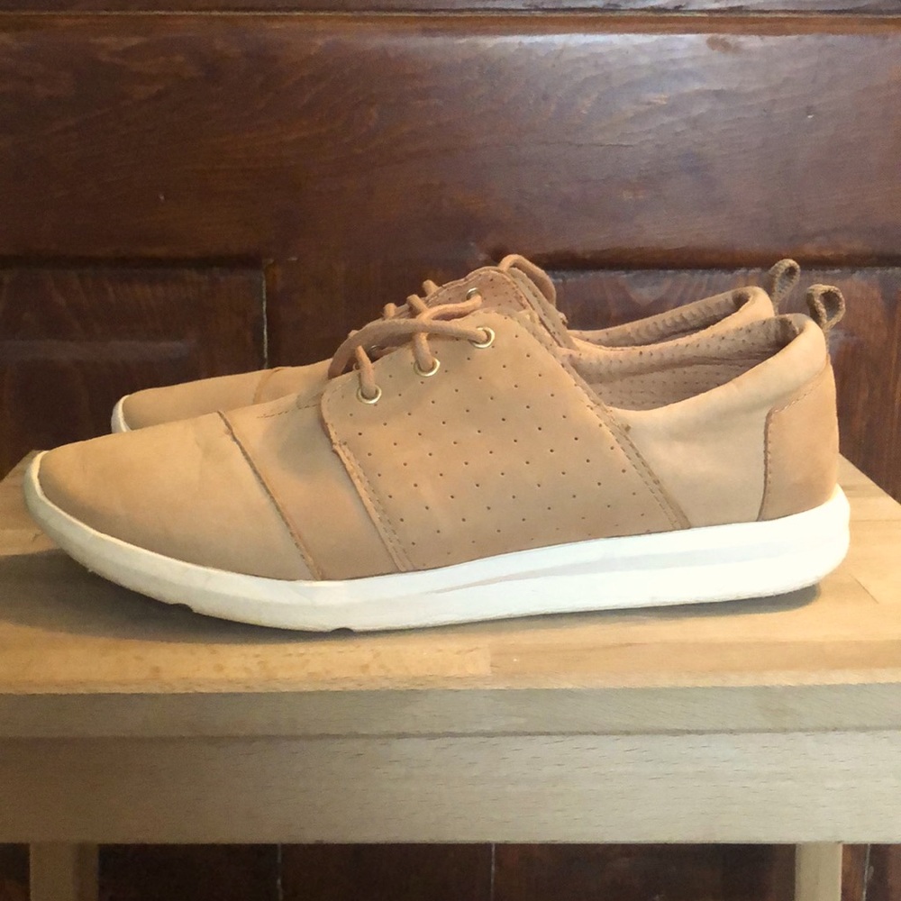 Women’s shoes